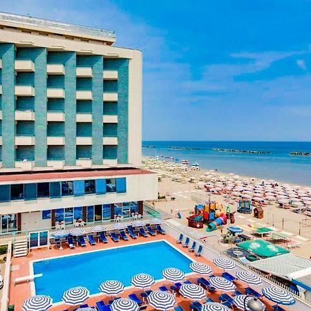 Hotel Majestic Bellaria-Igea Marina Buitenkant foto