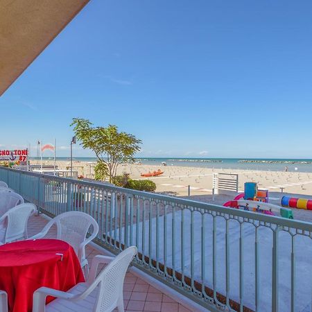Hotel Majestic Bellaria-Igea Marina Buitenkant foto