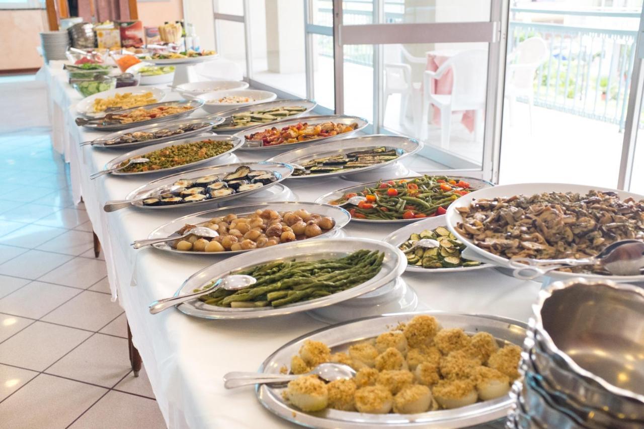 Hotel Majestic Bellaria-Igea Marina Buitenkant foto