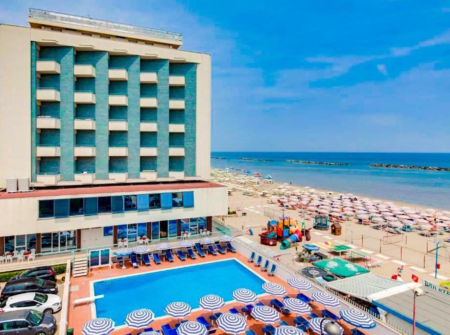 Hotel Majestic Bellaria-Igea Marina Buitenkant foto