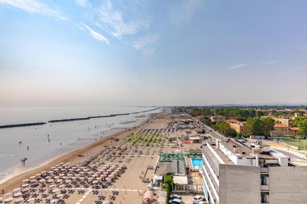 Hotel Majestic Bellaria-Igea Marina Buitenkant foto