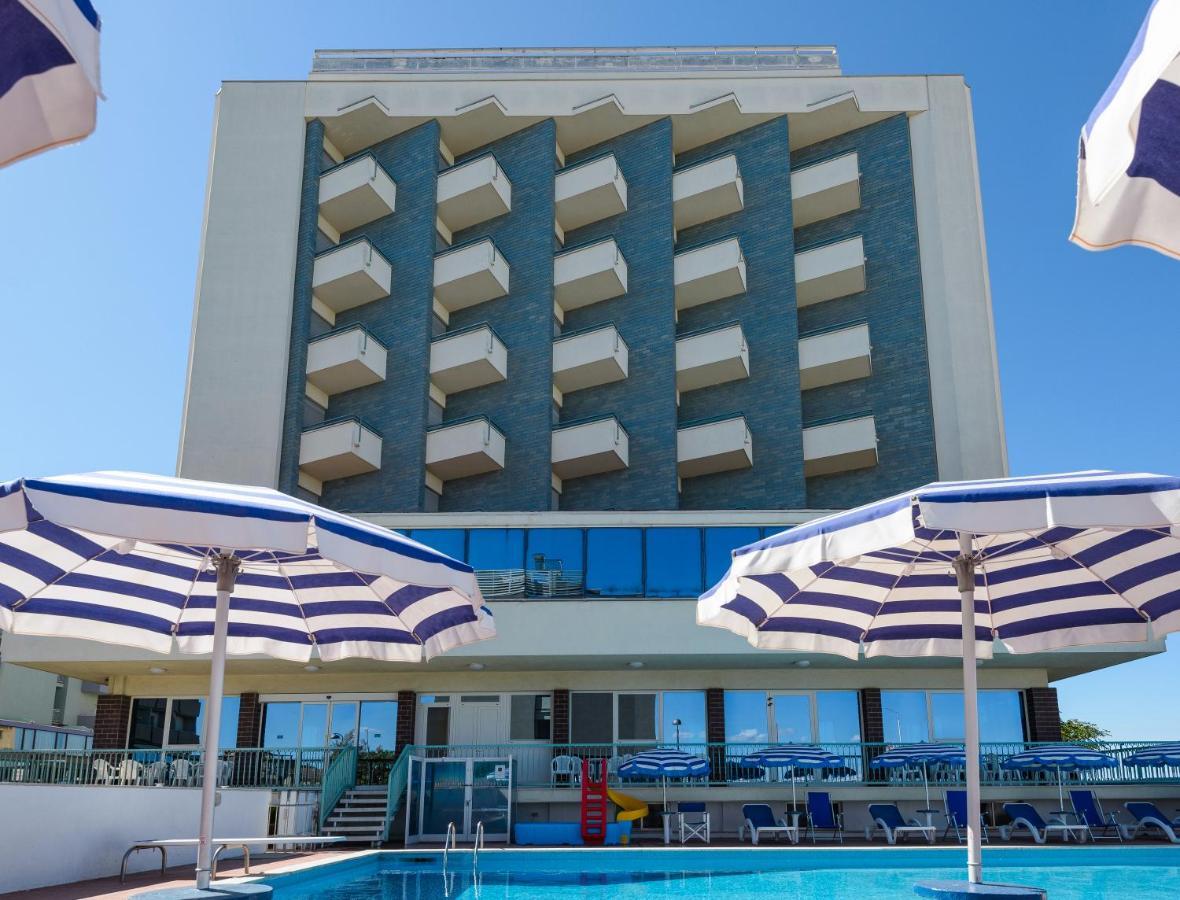 Hotel Majestic Bellaria-Igea Marina Buitenkant foto